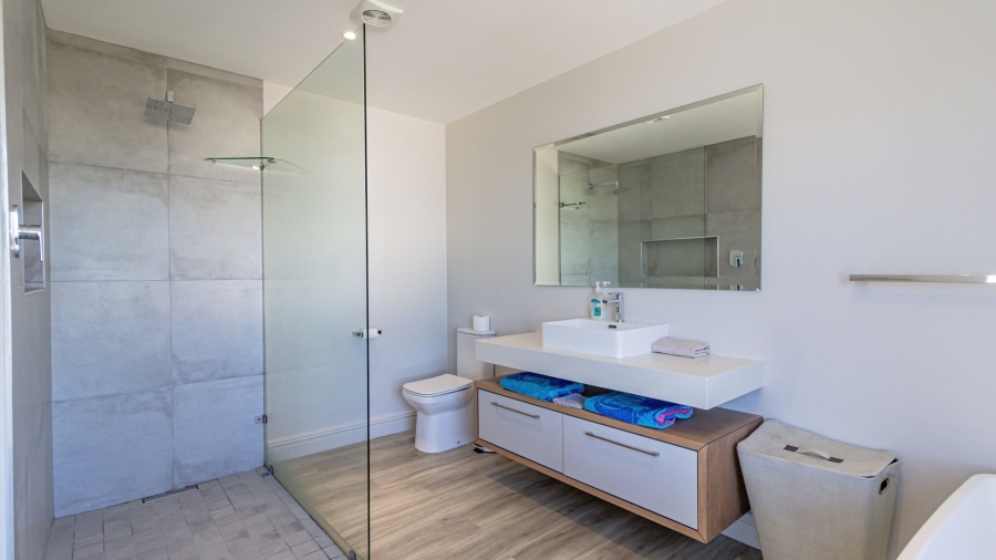 6 Bedroom Property for Sale in Myburgh Park Western Cape